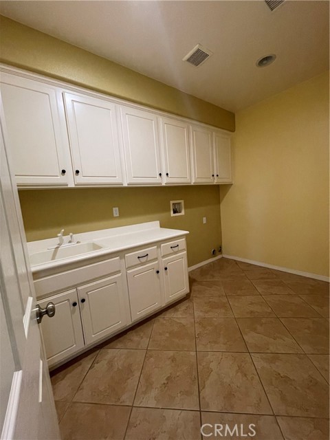13071 Heywood Street, Victorville CA: https://media.crmls.org/medias/f6195641-3d57-404a-bc56-bec9d9c3f53e.jpg