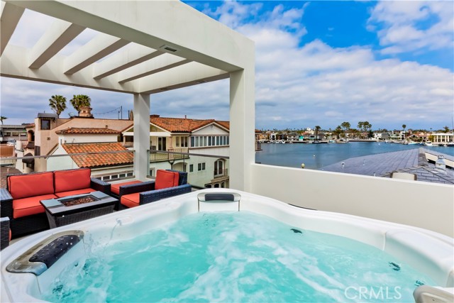 Detail Gallery Image 24 of 47 For 48 57th Pl, Long Beach,  CA 90803 - 5 Beds | 3/1 Baths