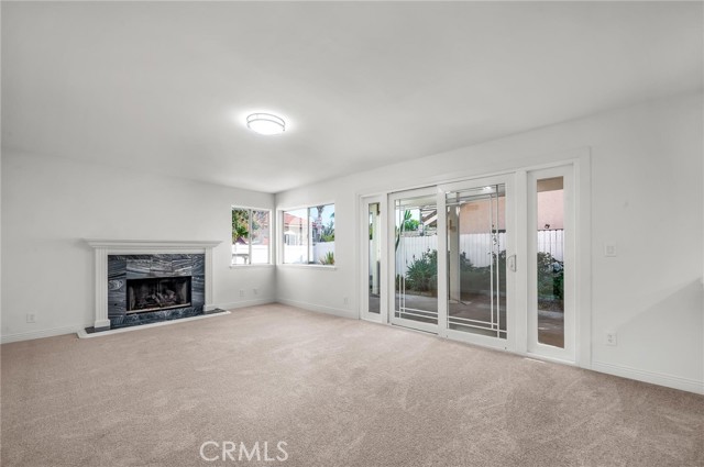 Detail Gallery Image 12 of 33 For 16024 Hart, Van Nuys,  CA 91406 - 3 Beds | 3 Baths