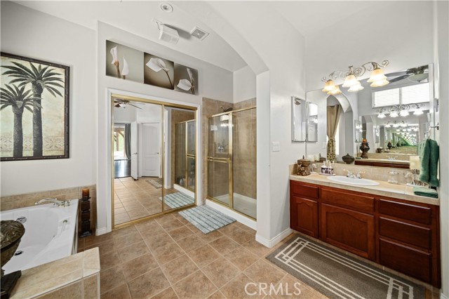 9403 Big Bear Lake Court, Bakersfield CA: https://media.crmls.org/medias/f61b05e8-7144-47b9-9495-384172a474b3.jpg