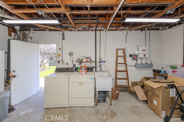 Image 17 of 27 For 19701 Dunsmuir Plaza