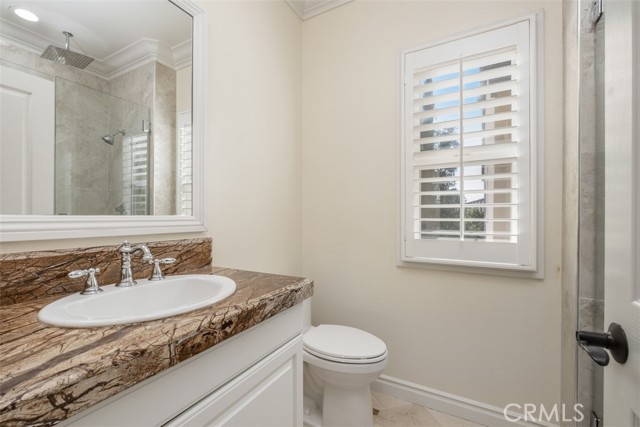 20 Townsend, Irvine CA: https://media.crmls.org/medias/f61c7081-ff29-4ff9-bf02-32252ddb9a8f.jpg