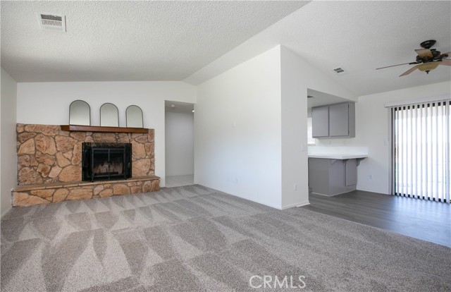 Detail Gallery Image 11 of 24 For 40182 179th, Lake Los Angeles,  CA 93591 - 3 Beds | 2 Baths