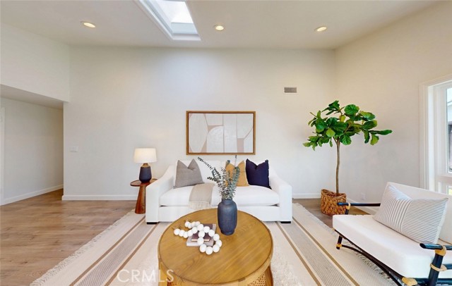 Detail Gallery Image 9 of 30 For 14751 Foxcroft, Tustin,  CA 92780 - 4 Beds | 2 Baths