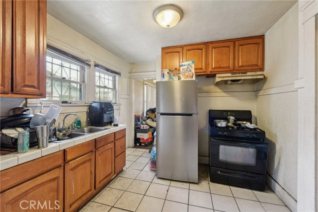 231 W 88th Street, Los Angeles CA: https://media.crmls.org/medias/f61d62b0-01b3-4e97-8137-b55fdb3b2316.jpg