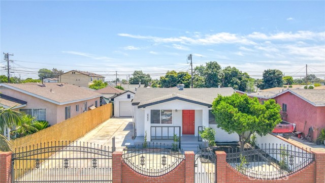 Image 2 for 8232 Holmes Ave, Los Angeles, CA 90001