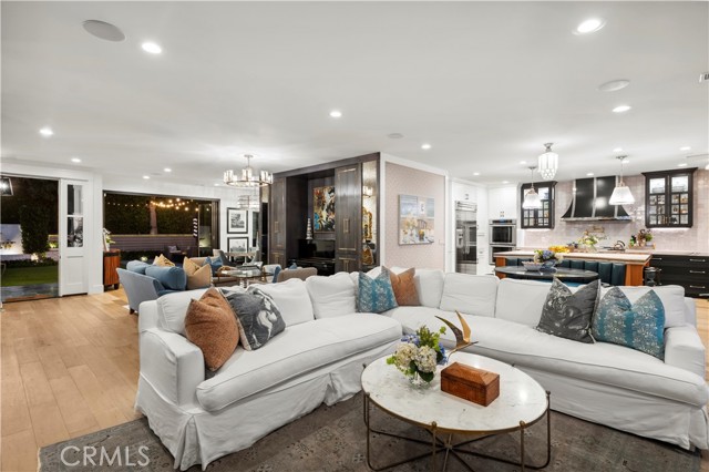 807 Aleppo Street, Newport Beach CA: https://media.crmls.org/medias/f61da7c3-f9dd-4318-a742-e26f6e15d144.jpg