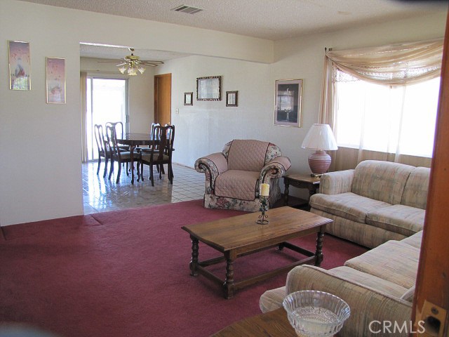 Detail Gallery Image 7 of 25 For 9841 Mendiburu Rd, California City,  CA 93505 - 3 Beds | 2 Baths