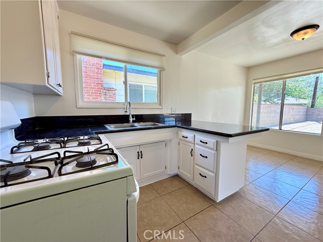 44037 Fern Avenue, Lancaster CA: https://media.crmls.org/medias/f61dfc5b-ec2f-42f0-88e2-81e1fd804c7d.jpg