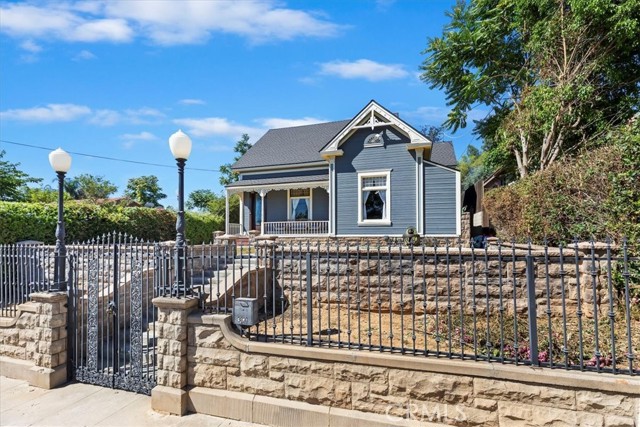 3820 Ridge Road, Riverside CA: https://media.crmls.org/medias/f61e0140-9271-44aa-8164-ba2ecfd0e744.jpg