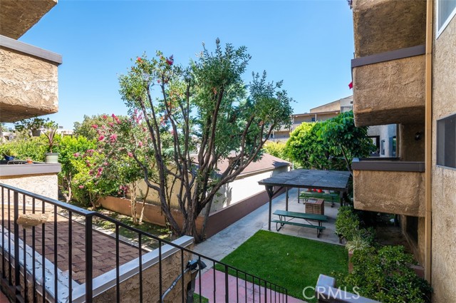 Detail Gallery Image 9 of 25 For 320 E Stocker St #318,  Glendale,  CA 91207 - 1 Beds | 2 Baths