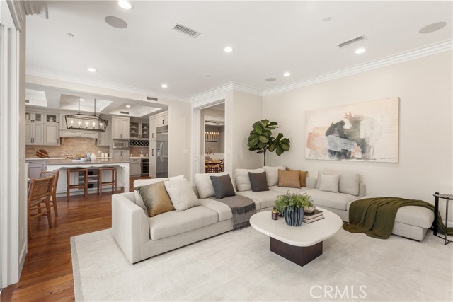 Detail Gallery Image 8 of 33 For 4330 Bellaire Ave, Studio City,  CA 91604 - 5 Beds | 4/1 Baths