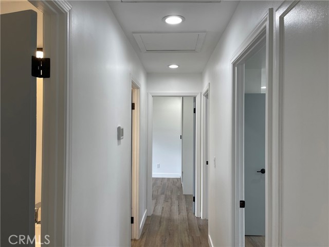 6221 Glide Avenue, Woodland Hills CA: https://media.crmls.org/medias/f61e9156-a799-4dd8-88a6-d038d936e9f8.jpg