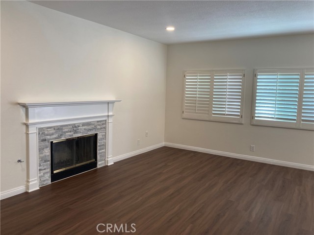 28769 Magnolia Way, Saugus CA: https://media.crmls.org/medias/f61ee112-c763-4aa6-b253-6501ea12d60e.jpg