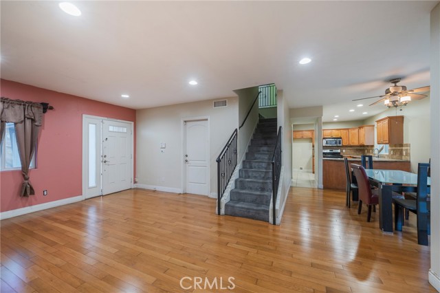Detail Gallery Image 6 of 41 For 4445 W 163rd St., Lawndale,  CA 90260 - 4 Beds | 3/1 Baths