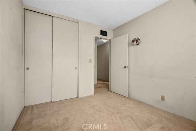 Image 20 of 32 For 19435 Almadin