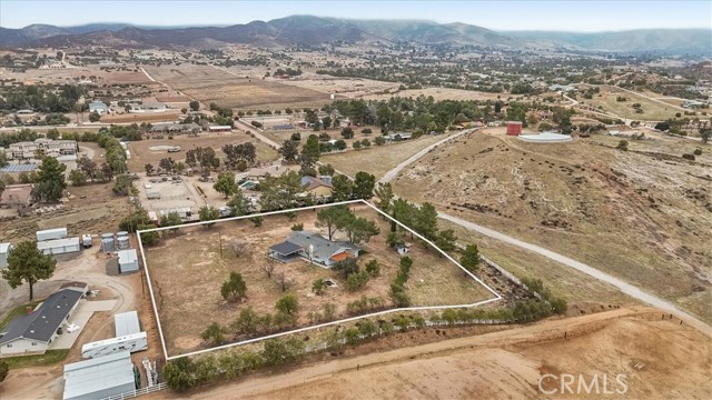 34217 Mabana Street, Agua Dulce, California 91390, 4 Bedrooms Bedrooms, ,2 BathroomsBathrooms,Single Family Residence,For Sale,Mabana,GD25033412