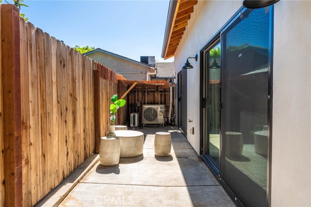 Detail Gallery Image 51 of 60 For 14027 Wyandotte St, Van Nuys,  CA 91405 - 4 Beds | 4 Baths