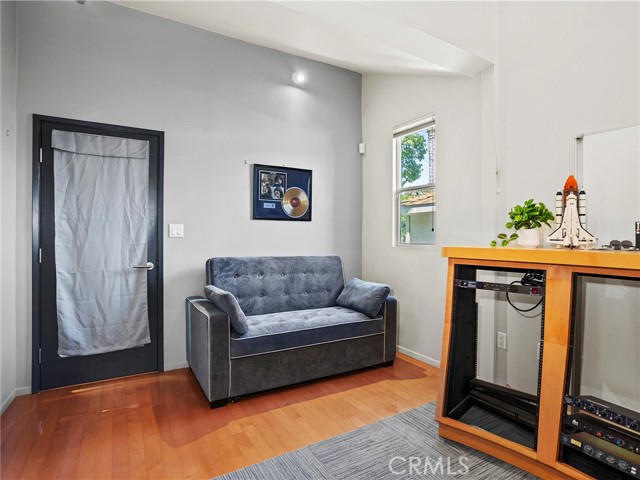 5762 Andasol Avenue, Encino CA: https://media.crmls.org/medias/f62170f8-adad-47ce-bba8-1b89b5479b1a.jpg