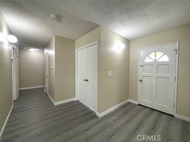 Detail Gallery Image 6 of 17 For 17182 Berlin Lane, Huntington Beach,  CA 92649 - 4 Beds | 2 Baths
