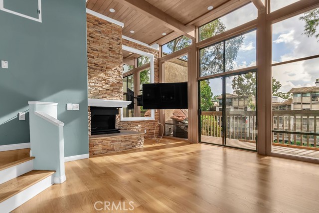 Detail Gallery Image 14 of 40 For 6314 Marina Pacifica, Long Beach,  CA 90803 - 2 Beds | 2 Baths