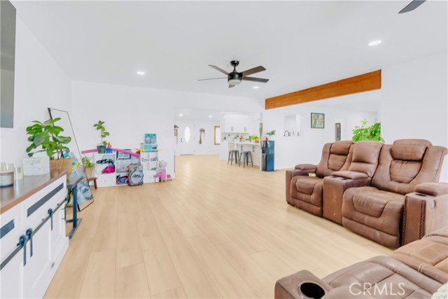 Detail Gallery Image 20 of 51 For 9888 Trinity, Oak Hills,  CA 92344 - 6 Beds | 2 Baths