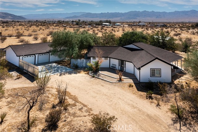 Detail Gallery Image 2 of 37 For 64153 Sun Mesa Rd, Joshua Tree,  CA 92252 - 2 Beds | 2 Baths