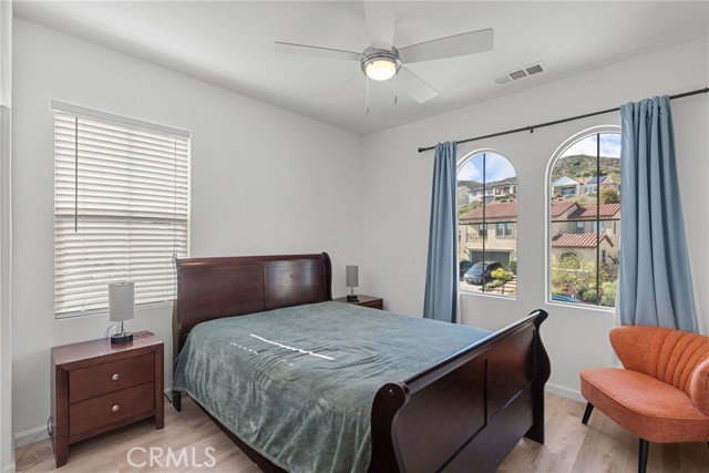 Detail Gallery Image 41 of 56 For 18797 Big Cedar Dr, Canyon Country,  CA 91387 - 5 Beds | 3 Baths