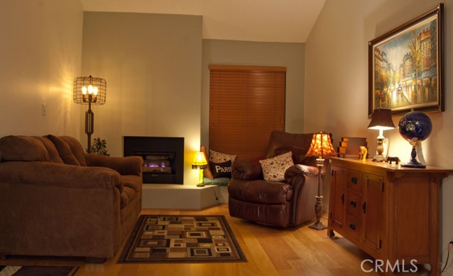 Detail Gallery Image 1 of 1 For 222 N Rose St #407,  Burbank,  CA 91505 - 2 Beds | 2 Baths