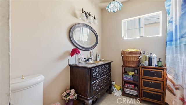 Detail Gallery Image 20 of 23 For 1106 Mar Les, Santa Ana,  CA 92706 - 3 Beds | 2/1 Baths