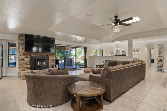 Detail Gallery Image 8 of 75 For 4227 Michelle Ct, Chico,  CA 95973 - 4 Beds | 2/1 Baths