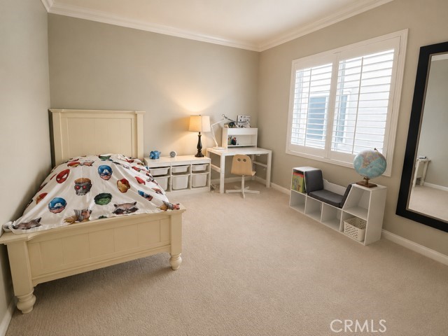 https://media.crmls.org/medias/f624d2c1-5545-47fd-8251-a7428170262b.jpg?preset=X-Large