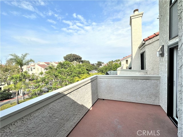 5032 Dorado Drive, Huntington Beach CA: https://media.crmls.org/medias/f62501ed-bb23-4739-8665-6bbc2cafee8b.jpg