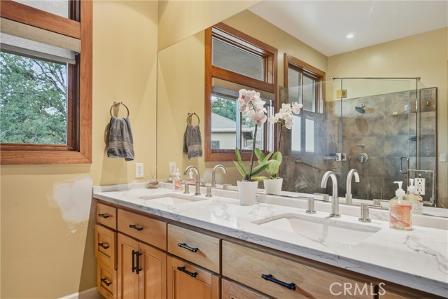 Image 21 of 42 For 17205 Black Oak Hill