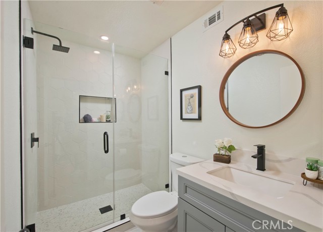 Detail Gallery Image 12 of 21 For 25027 Peachland Ave #160,  Newhall,  CA 91321 - 2 Beds | 2 Baths