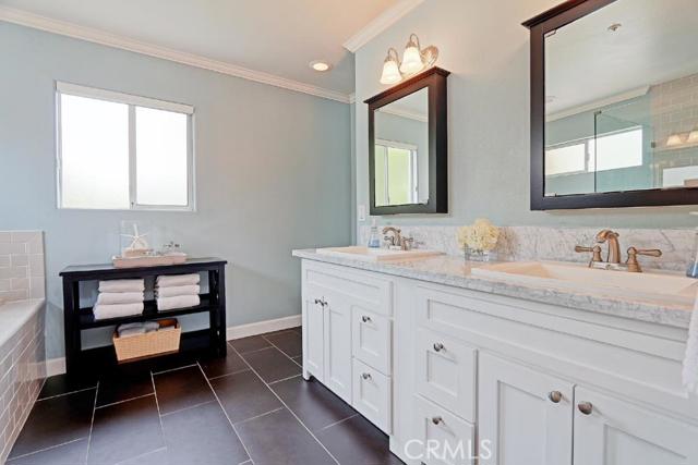 710 Irena Avenue, Redondo Beach, California 90277, 3 Bedrooms Bedrooms, ,2 BathroomsBathrooms,Residential,Sold,Irena,SB15148853