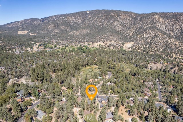 2208 Bernina, Pine Mountain Club CA: https://media.crmls.org/medias/f6279c55-ec5c-45e9-bebc-1ca7b791e5cd.jpg