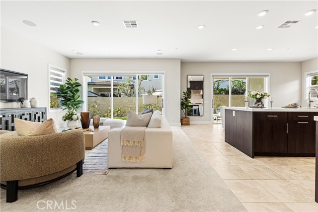 Detail Gallery Image 12 of 42 For 161 Walworth, Lake Forest,  CA 92630 - 5 Beds | 5 Baths