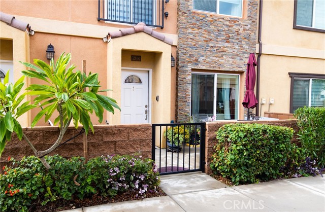 Detail Gallery Image 3 of 32 For 16425 Arrow, Fontana,  CA 92335 - 3 Beds | 2/1 Baths