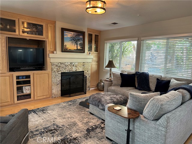 Detail Gallery Image 16 of 72 For 5370 Wrangler Dr, Fontana,  CA 92336 - 4 Beds | 2/1 Baths