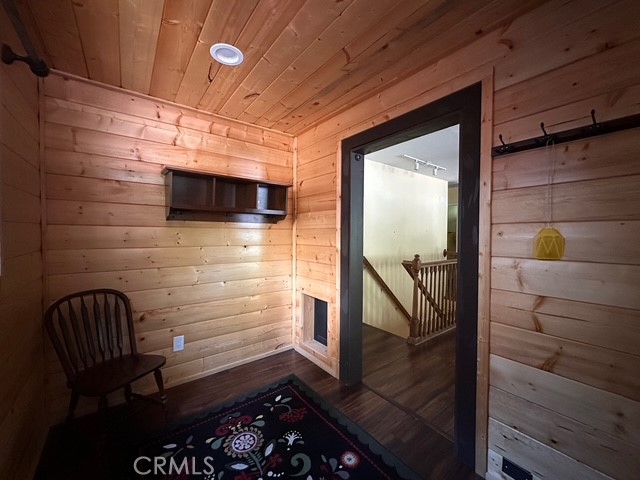https://media.crmls.org/medias/f62ac1b8-da06-435e-a3c5-3d2db2dedacf.jpg?preset=X-Large