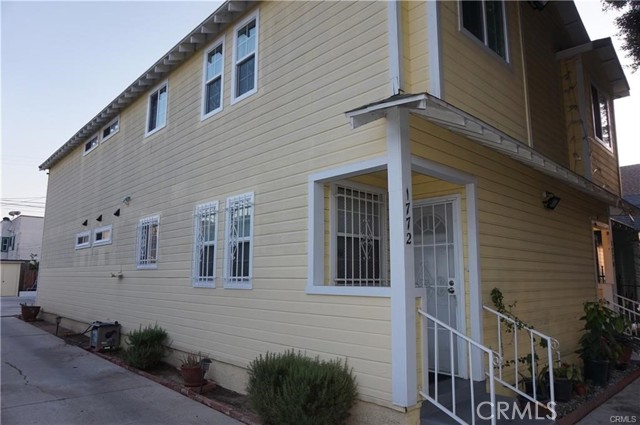 Detail Gallery Image 2 of 11 For 1770 1772 W 22nd St, Los Angeles,  CA 90007 - – Beds | – Baths