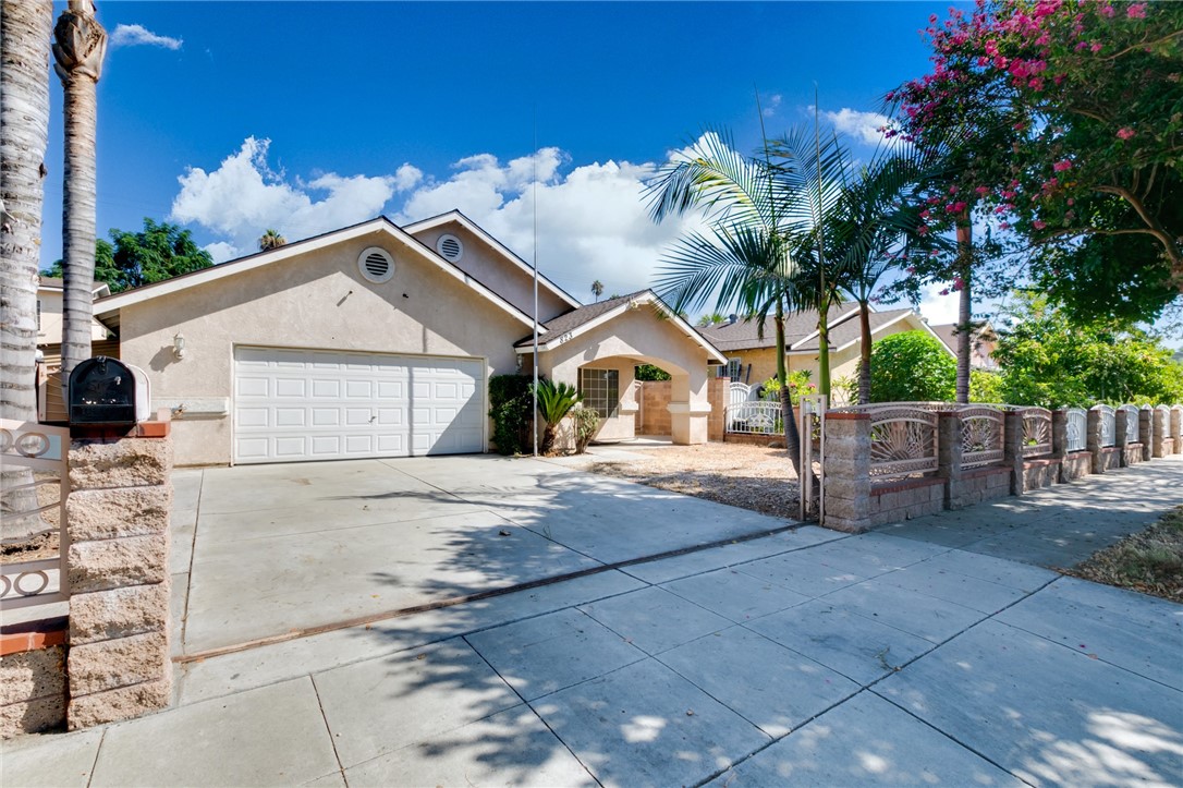 Detail Gallery Image 1 of 29 For 823 3rd, Pomona,  CA 91766 - 4 Beds | 2 Baths