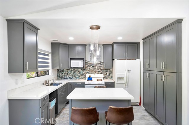 Detail Gallery Image 11 of 37 For 7035 Jon Allan Dr, North Hollywood,  CA 91605 - 3 Beds | 2 Baths