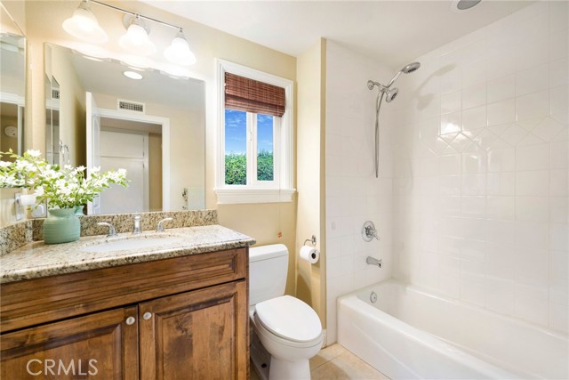 Image 15 of 34 For 26461 Via Lara