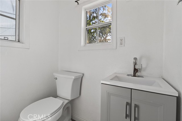 Detail Gallery Image 38 of 38 For 1300 W 90th St, Los Angeles,  CA 90044 - 6 Beds | 3 Baths