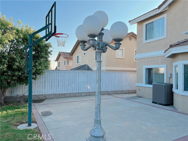 Detail Gallery Image 3 of 17 For 7977 Summerlin Pl, Rancho Cucamonga,  CA 91730 - 3 Beds | 2/1 Baths