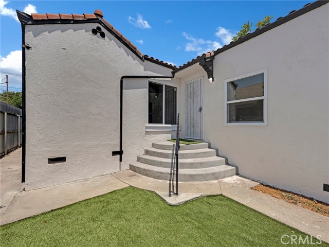 13251 Pinney Street, Pacoima CA: https://media.crmls.org/medias/f62f93fb-2edf-4e6e-b769-2be9e3c1d109.jpg