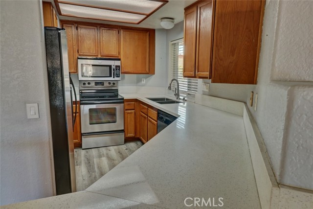 Detail Gallery Image 13 of 40 For 310 Lake St #213,  Huntington Beach,  CA 92648 - 2 Beds | 2 Baths