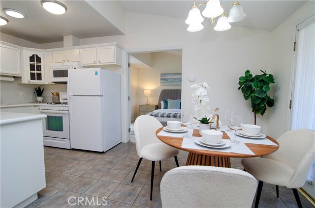 19152 Avenue Of The Oaks, Newhall CA: https://media.crmls.org/medias/f6303cc6-ca94-46db-8f66-bda34b6d9e79.jpg